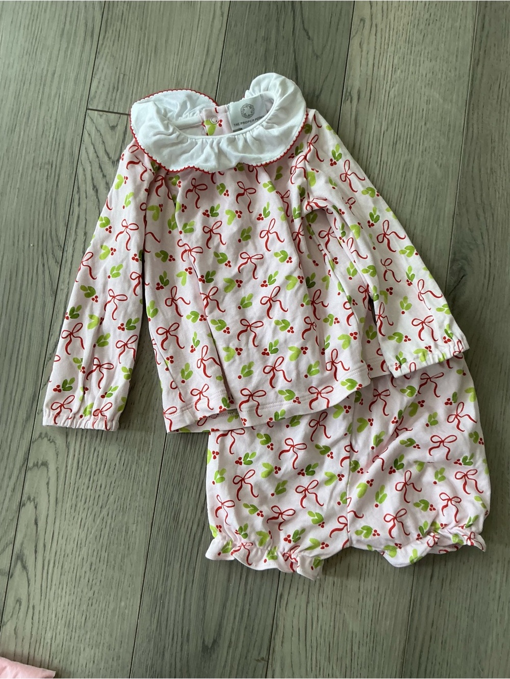 Girls Pink Bow & Leaf Long-Sleeve Pajama Set with White Peter Pan Collar